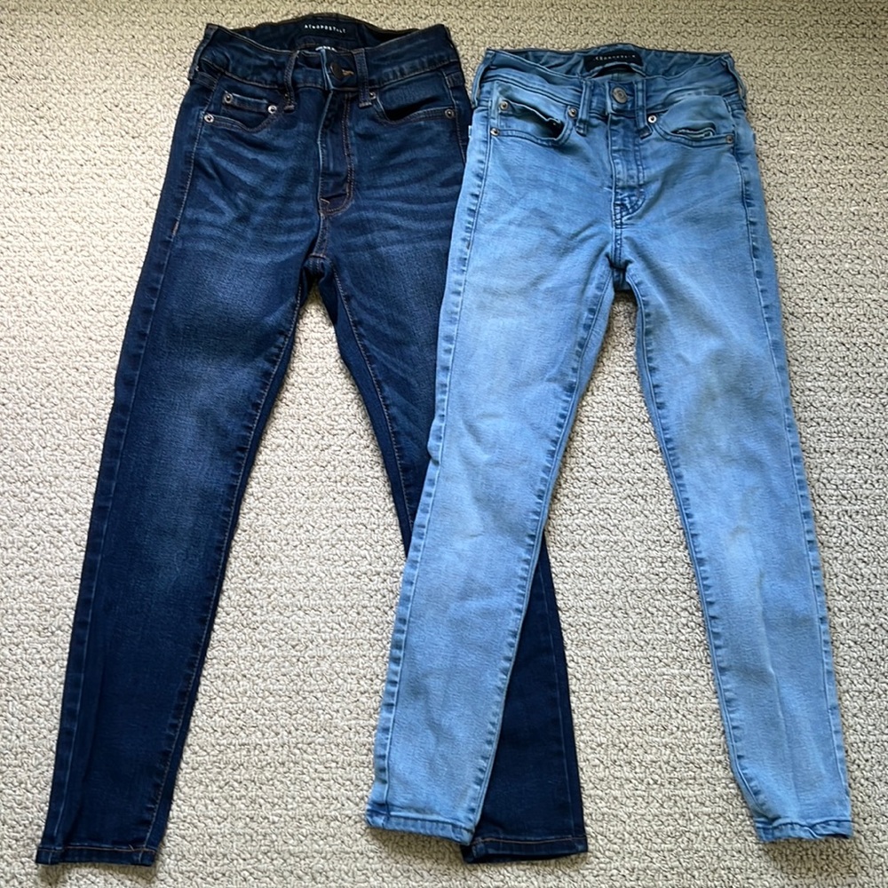 Pair of Aeropostale high rise jeggings in 000S